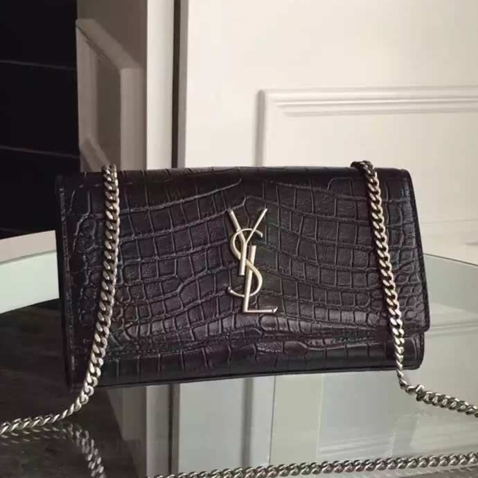 Replica ysl clutch usa,Fake ysl handbags bluefly,Fake yves saint laurent fuchsia clutch.